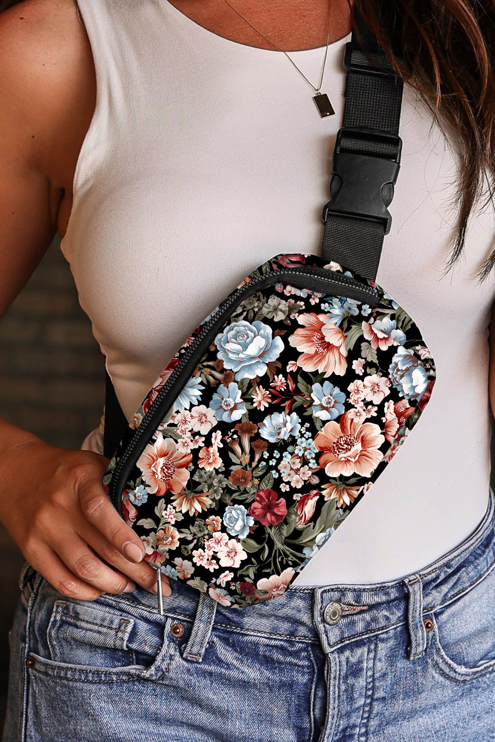 Sac crossbody à fermeture éclair floral noir