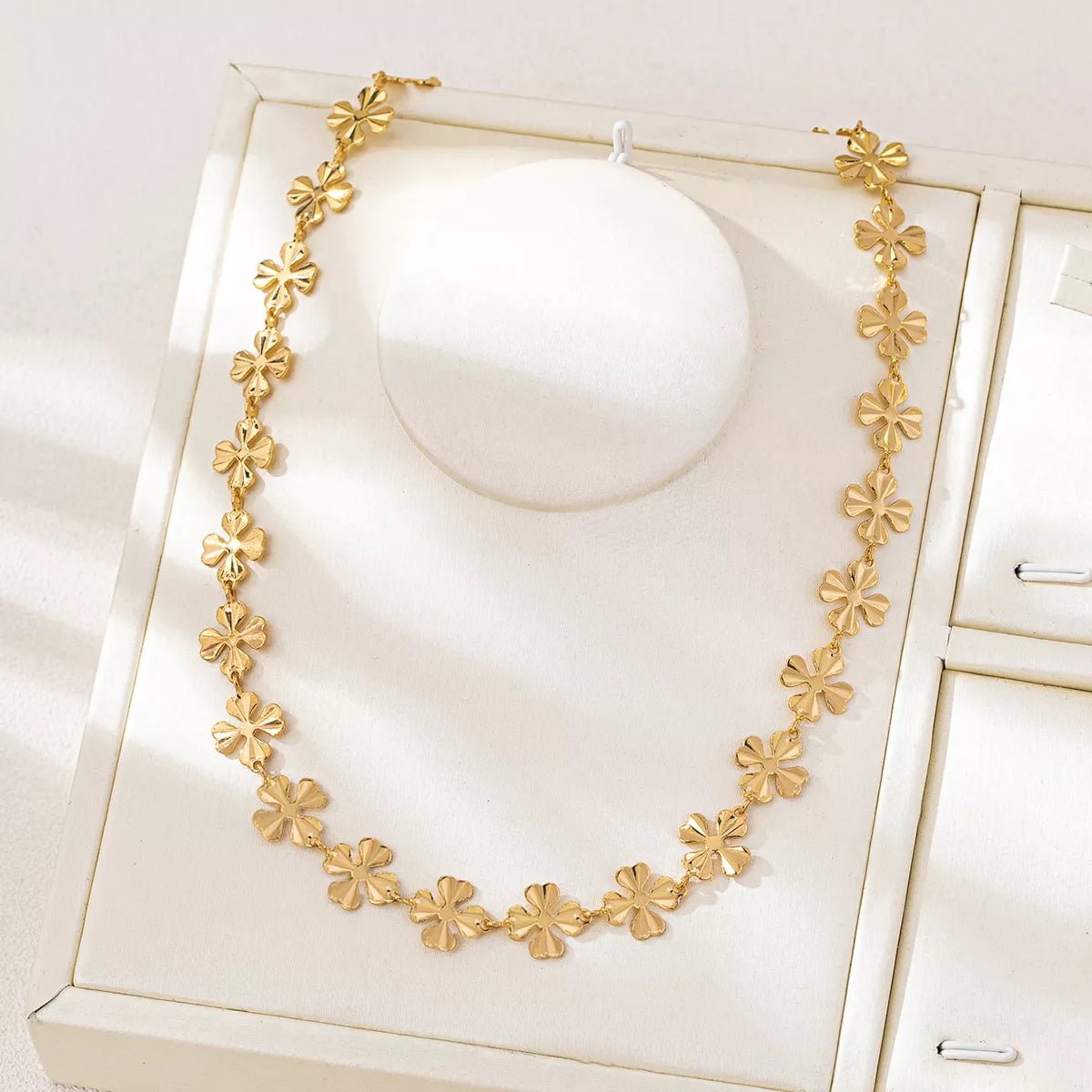 18K Gold - Plated Alloy Flower Chain Necklace - MAD RUFFI