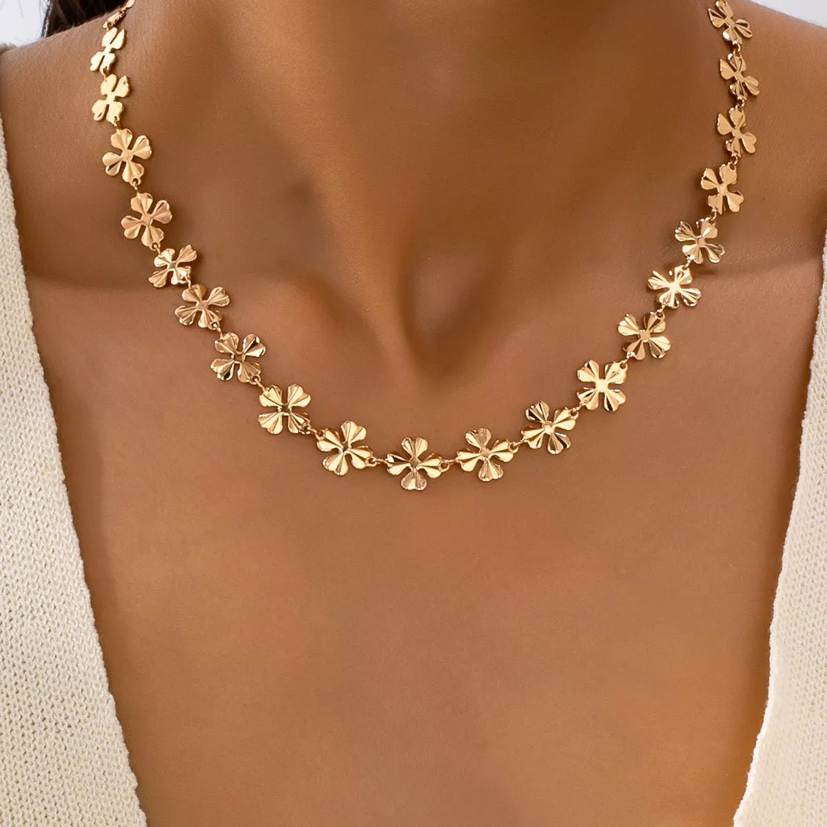 18K Gold - Plated Alloy Flower Chain Necklace - MAD RUFFI