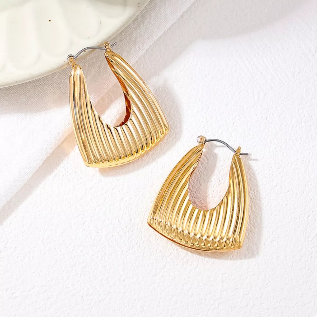 18K Gold - Plated Alloy Ribbed Triangular Hoop Earrings - MAD RUFFI