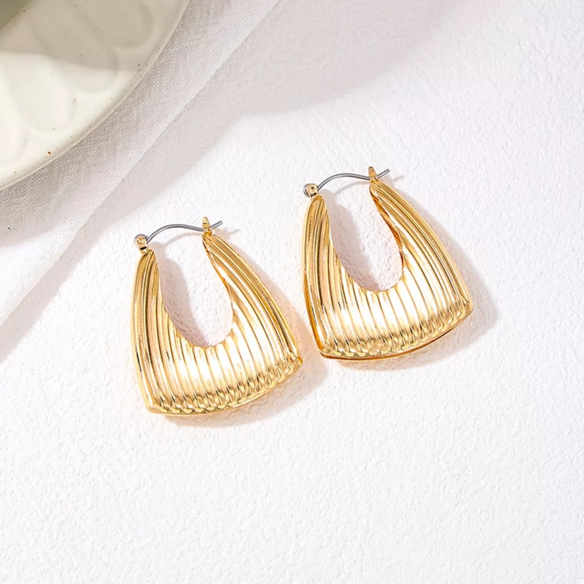 18K Gold - Plated Alloy Ribbed Triangular Hoop Earrings - MAD RUFFI