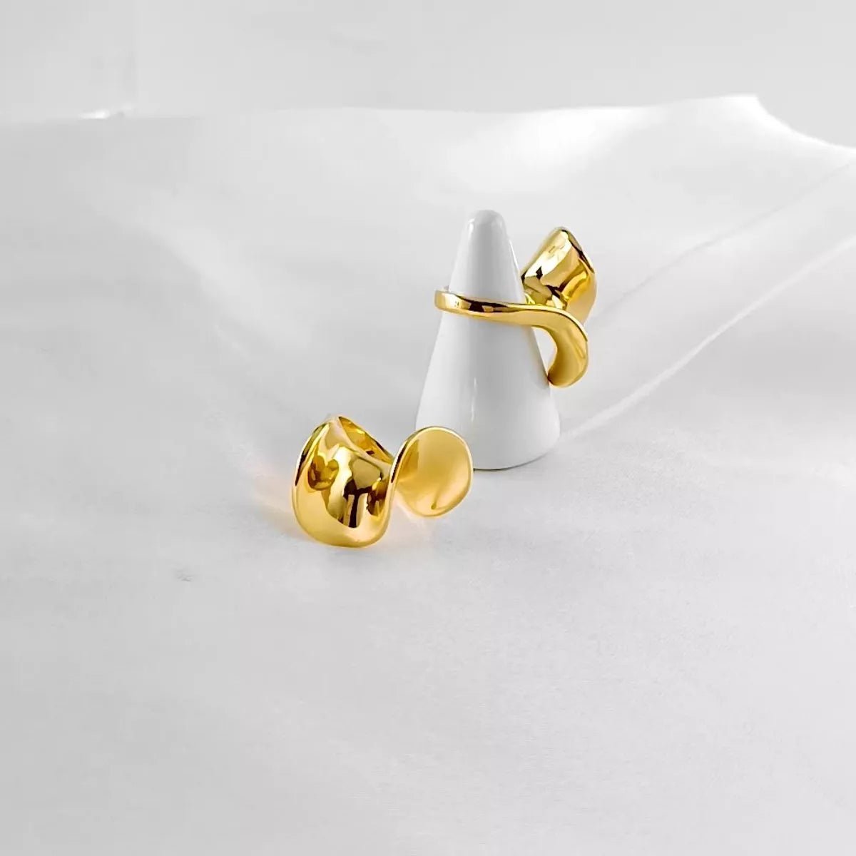 18K Gold - Plated Copper Geometric Sculptural Ring - MAD RUFFI