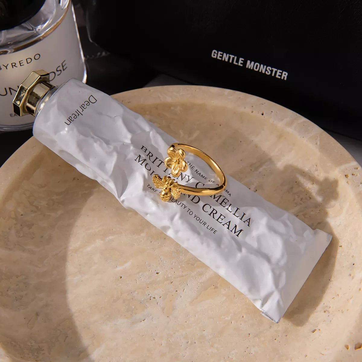 18K Gold - Plated Flower Bee Open Ring - MAD RUFFI