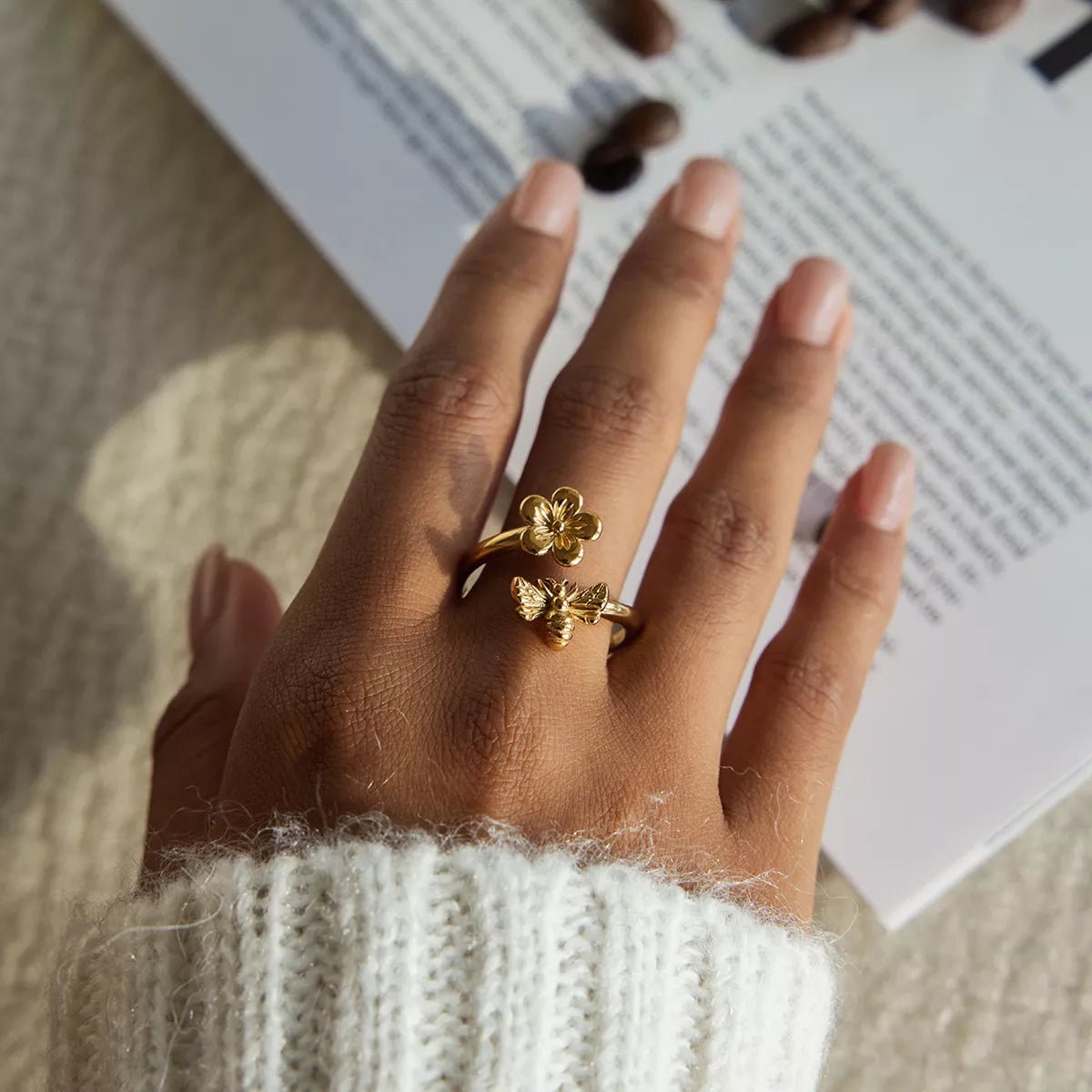 18K Gold - Plated Flower Bee Open Ring - MAD RUFFI