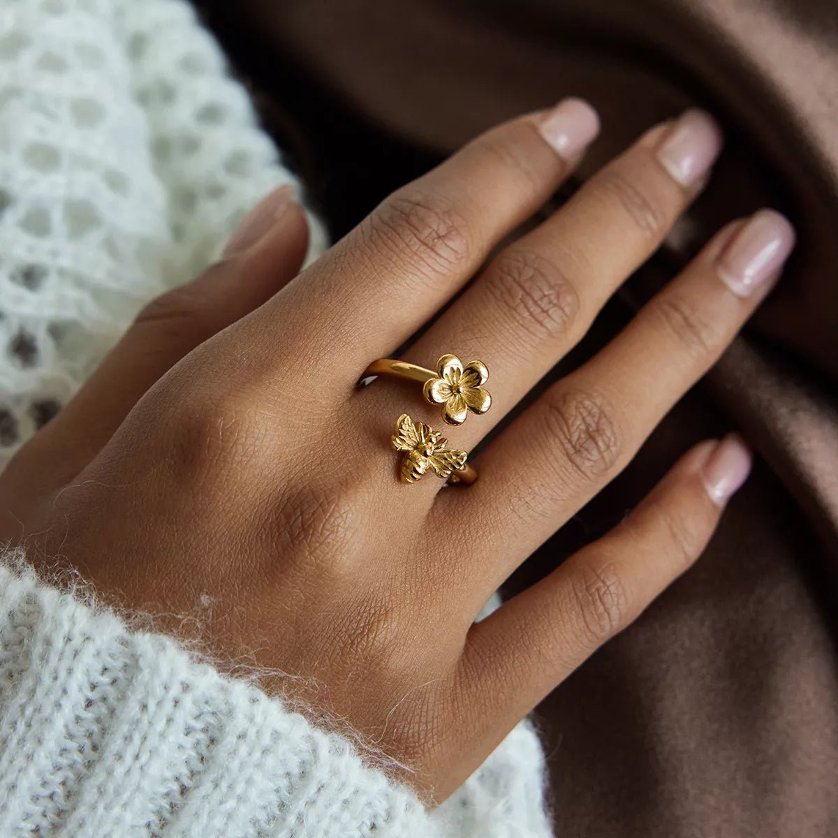 18K Gold - Plated Flower Bee Open Ring - MAD RUFFI