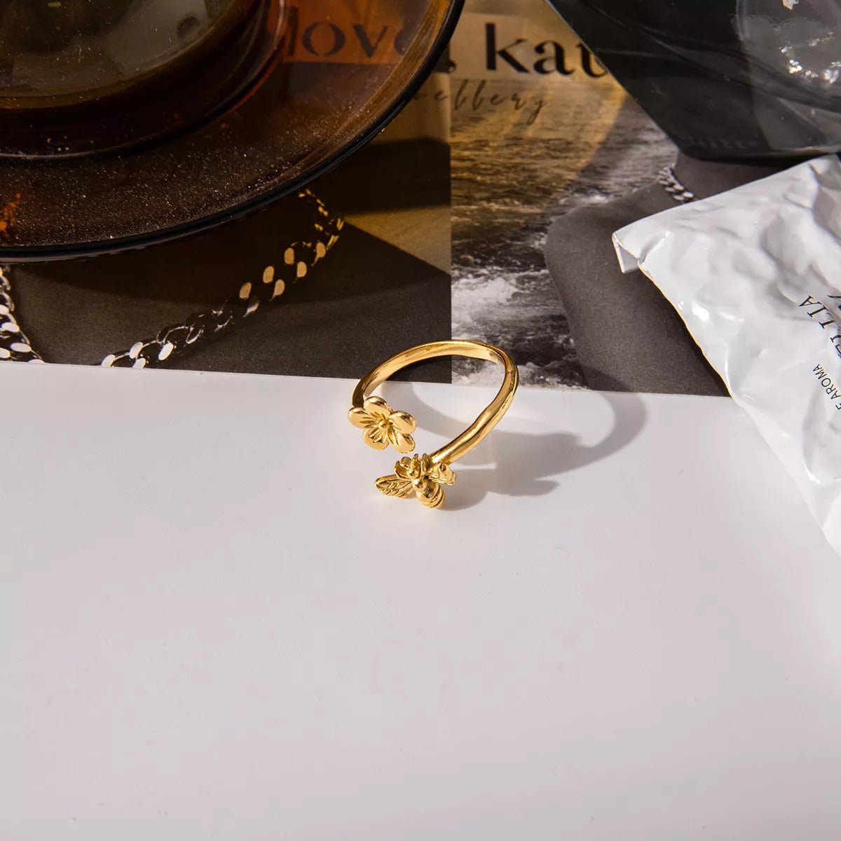 18K Gold - Plated Flower Bee Open Ring - MAD RUFFI
