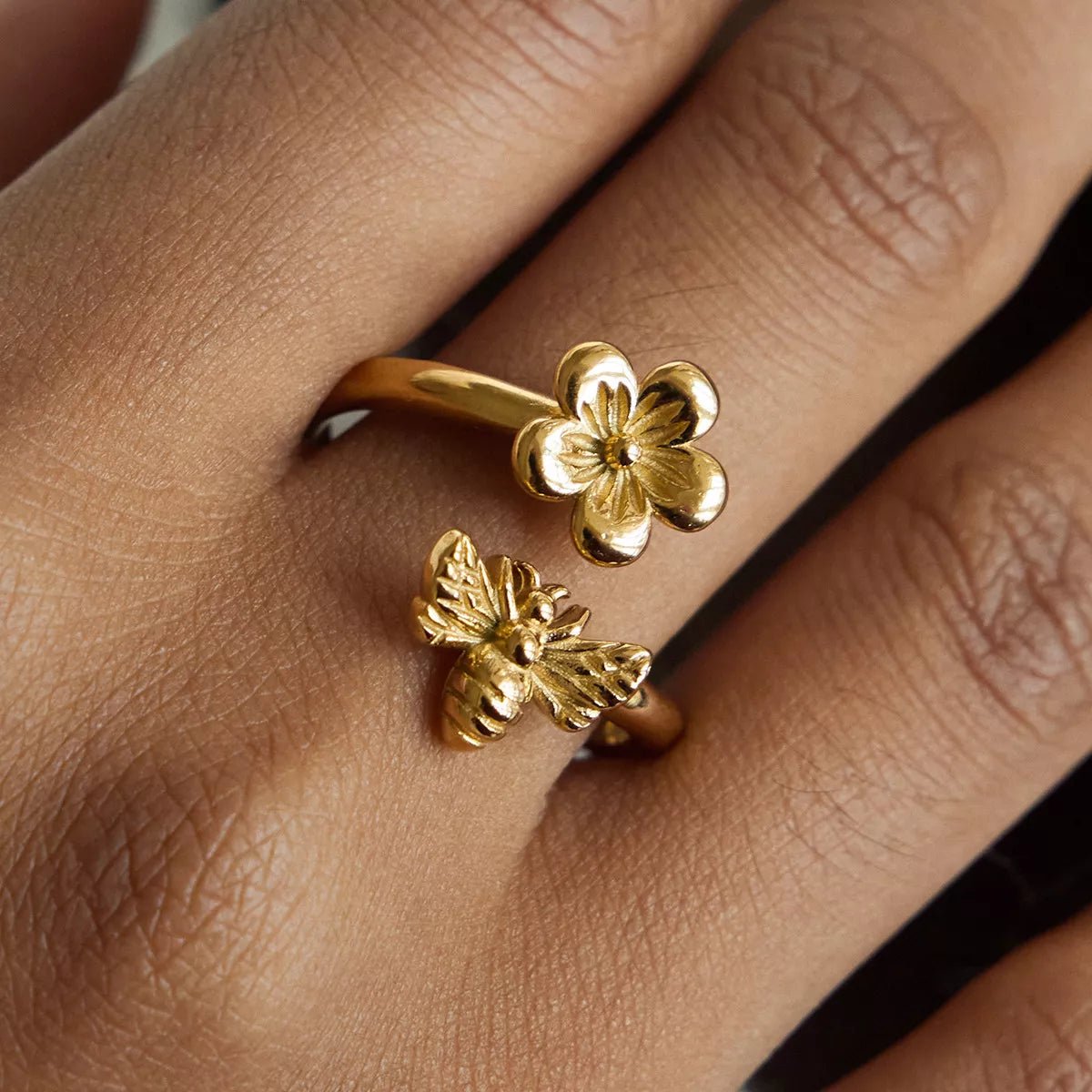 18K Gold - Plated Flower Bee Open Ring - MAD RUFFI