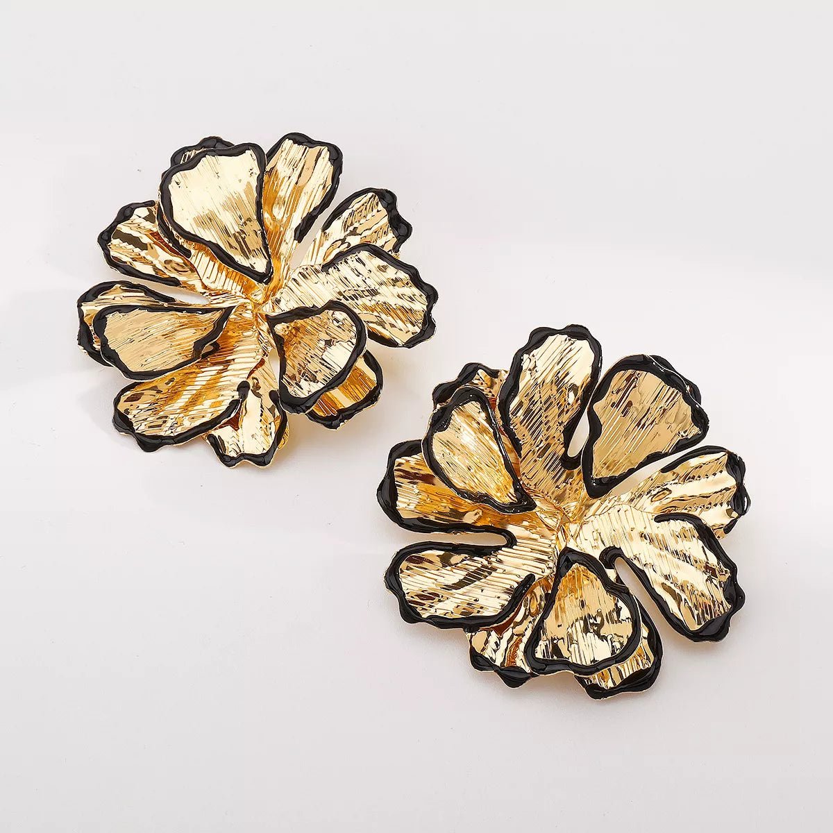 18K Gold - Plated Flower Stud Earrings - MAD RUFFI