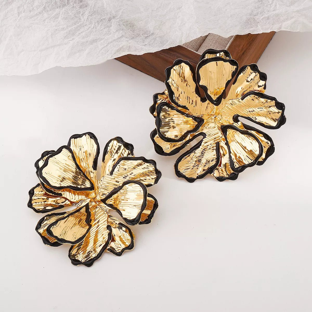 18K Gold - Plated Flower Stud Earrings - MAD RUFFI