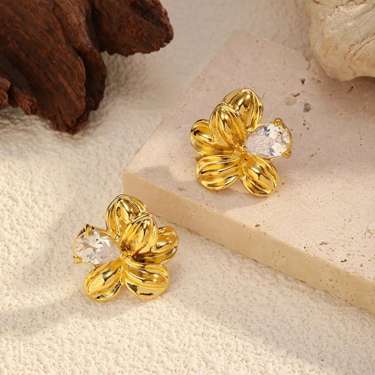 18K Gold - Plated Flower Stud Earrings - MAD RUFFI