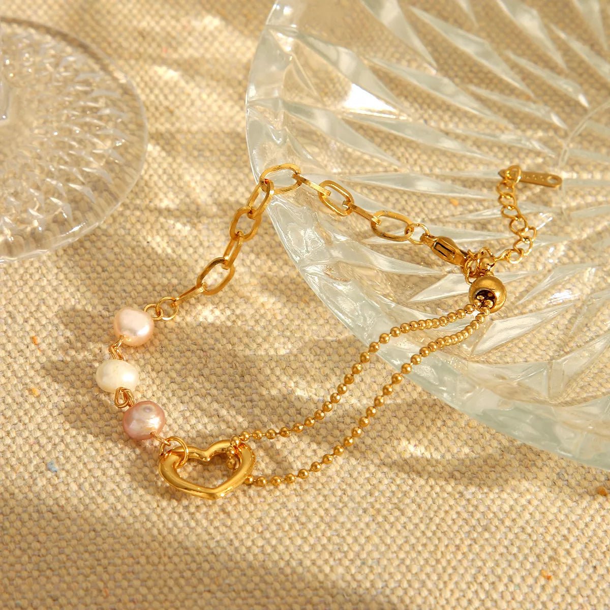 18K Gold - Plated Heart Pearl Bracelet - MAD RUFFI