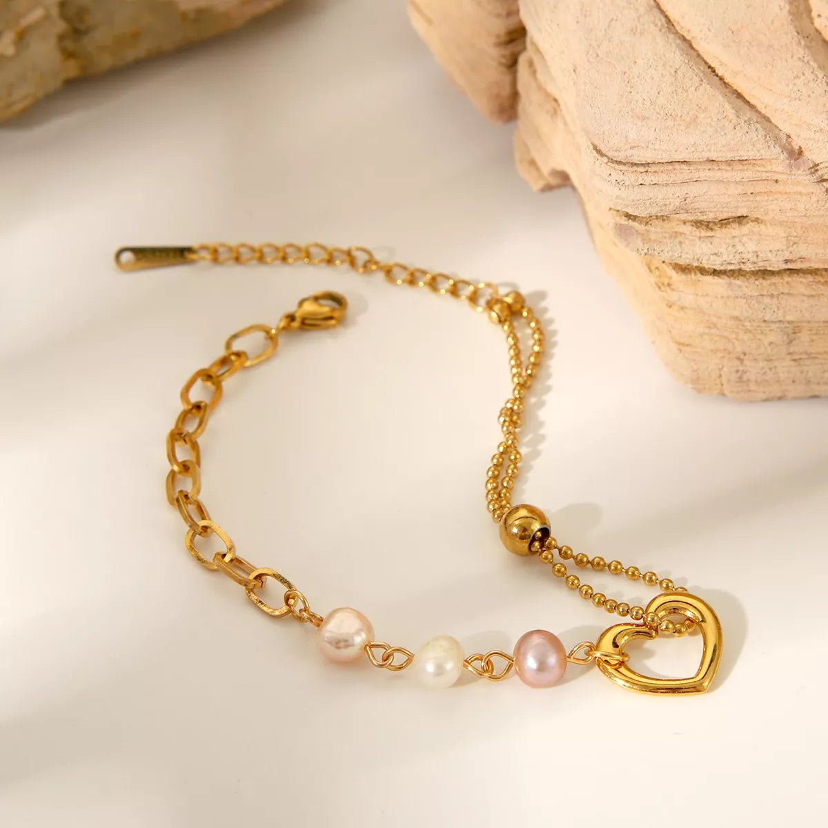 18K Gold - Plated Heart Pearl Bracelet - MAD RUFFI