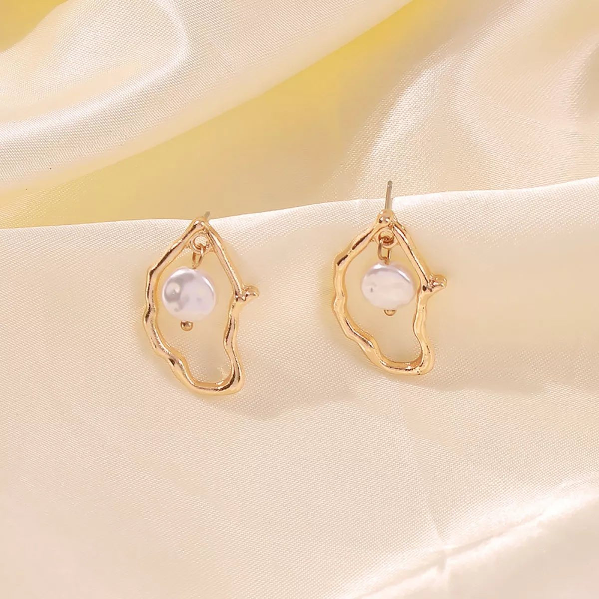 18K Gold - Plated Pearl Earrings - MAD RUFFI