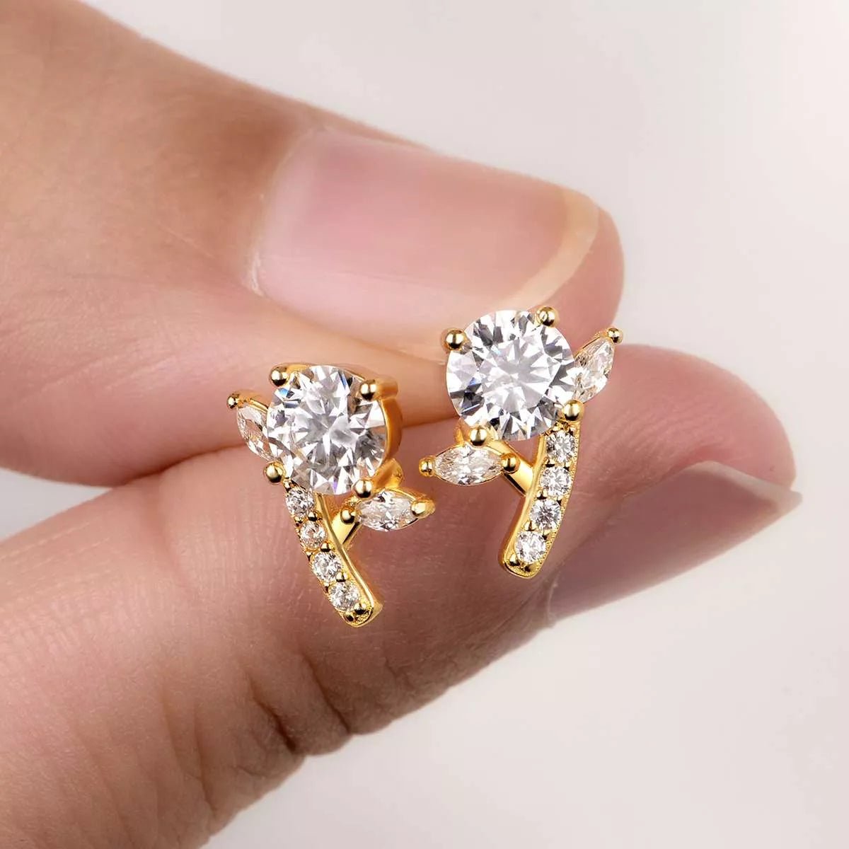 2 Carat Moissanite 925 Sterling Silver Stud Earrings - MAD RUFFI