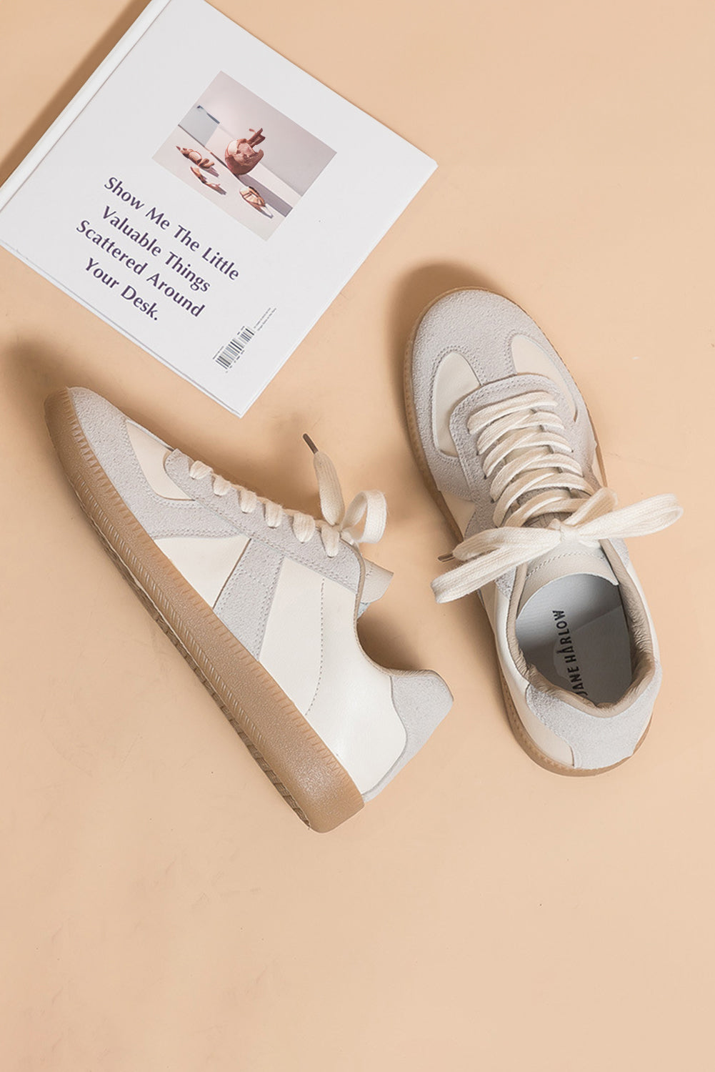 Beige flache Sneakers aus PU-Leder und Wildleder mit Patchwork