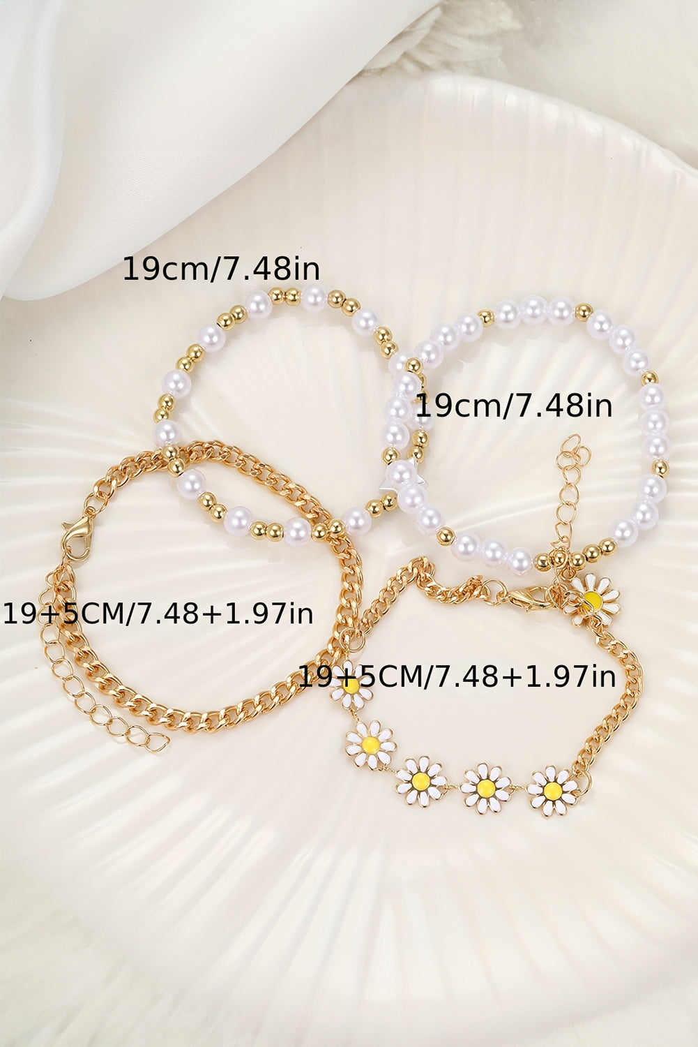 Weißes 4-teiliges Daisy-Perlen-Armbandset Elegance