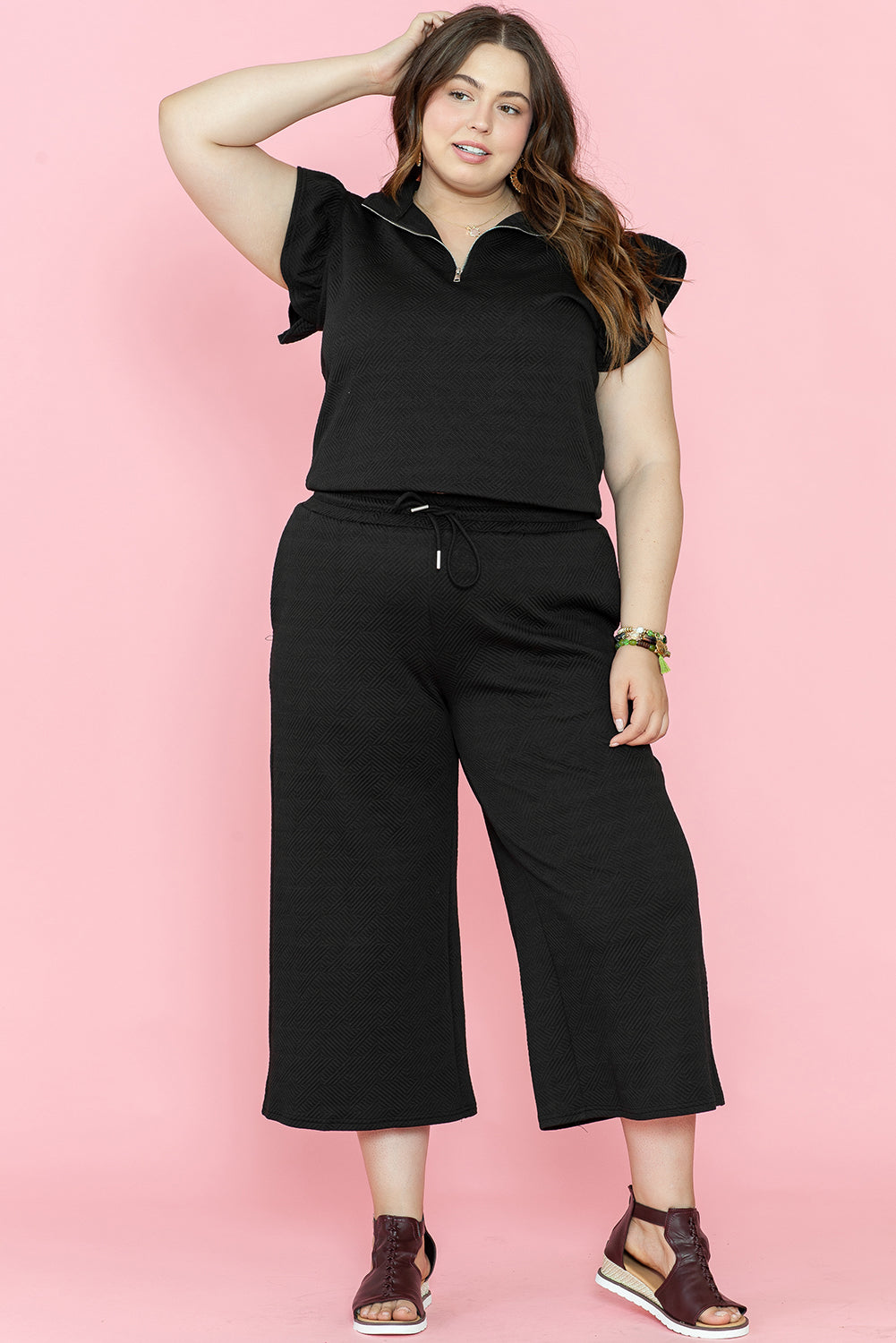 Black Plus Ruffled Sheve Quarter Top Top et Pantalon de jambe large