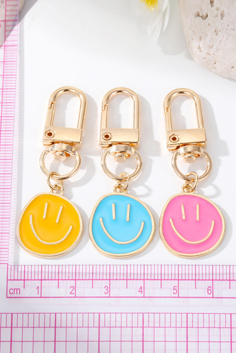 White Cute Smiley Face Pendant Keychain for Joyful Style