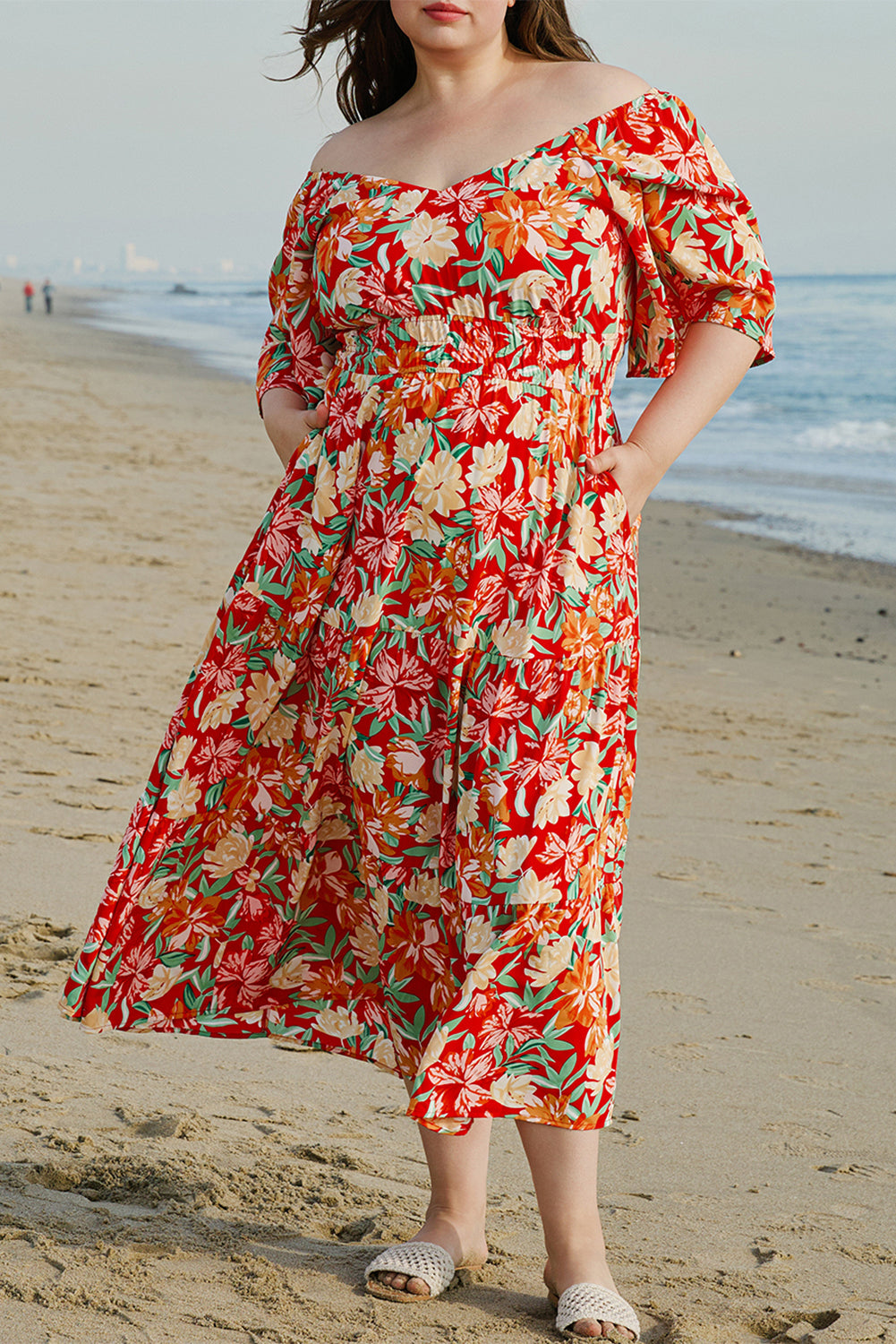 Oranges Maxikleid mit Blumenmuster und V-Ausschnitt und taillierter Taille in Übergröße