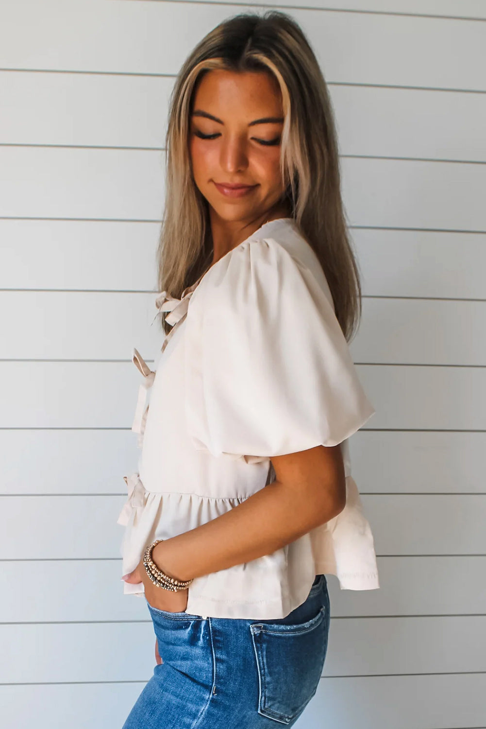 White Sweet Bowknot Puff Sleeve Peplum Blouse