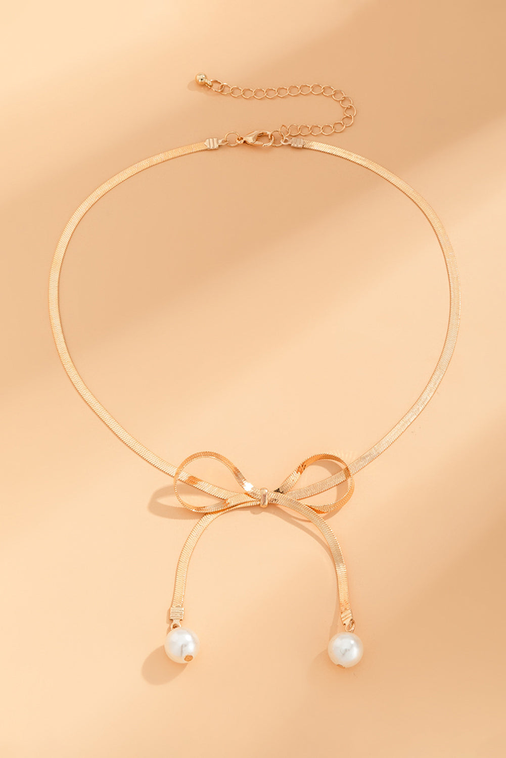 Gold Pearly Bow Collarbone Necklace for Elegant Style