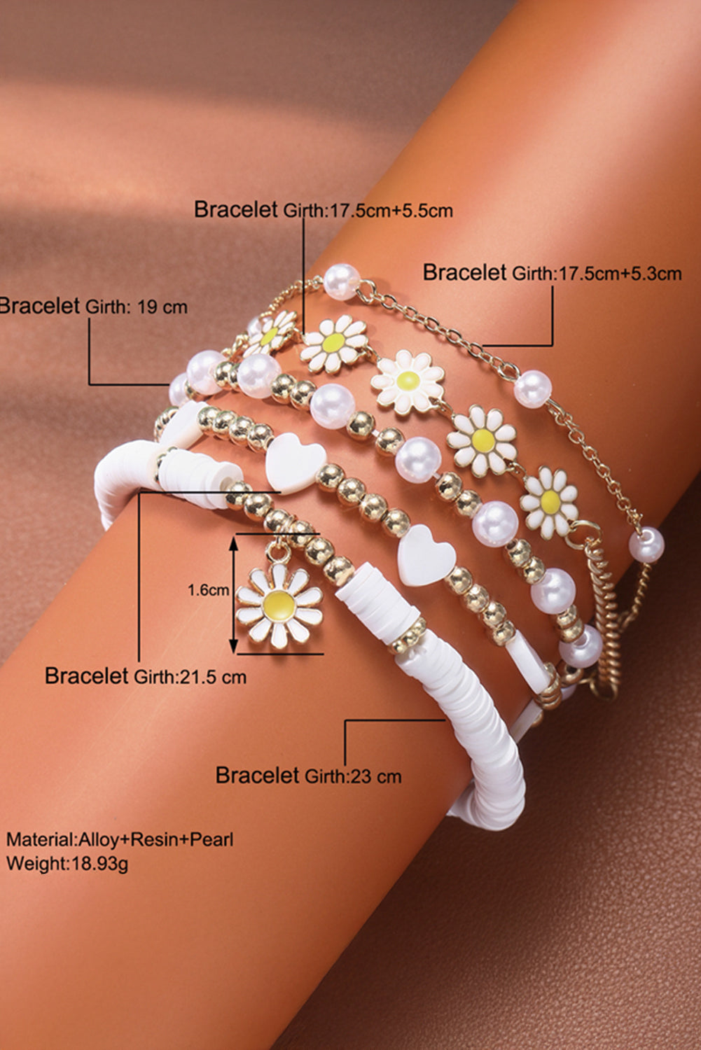 White Daisy Decor Beaded Bracelet for Elegant Style