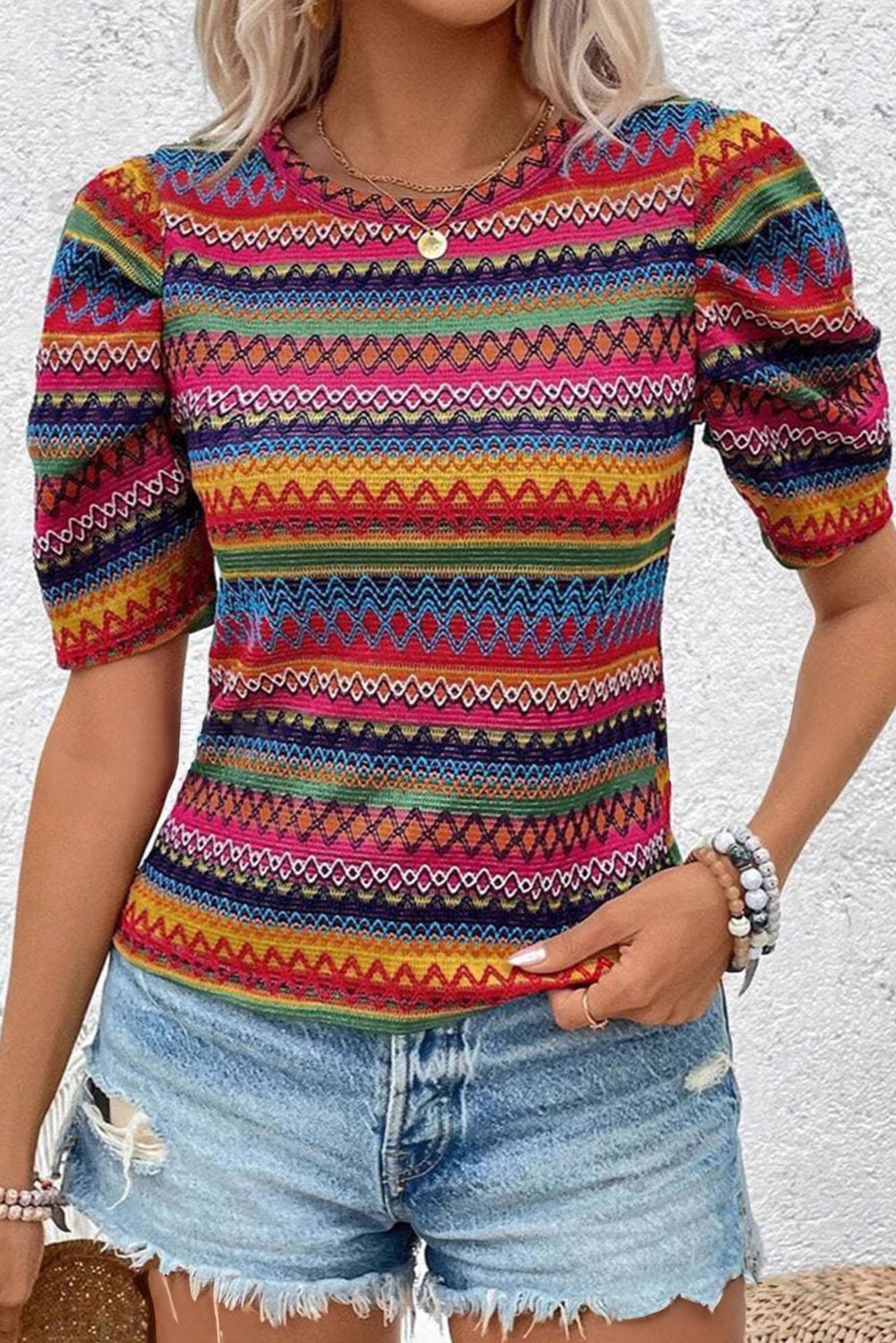 Farbenfrohes Stricktop mit Puffärmeln und geometrischem Bohemian-Print