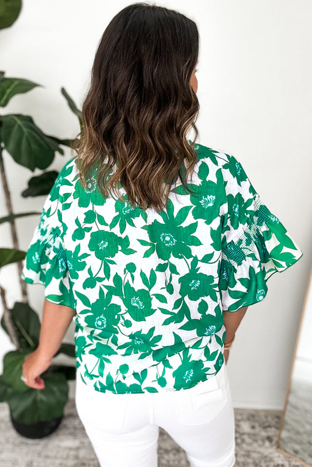 Estampado de estampado floral verde manga corta blusa suelta