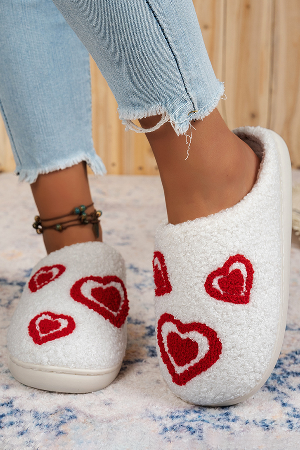 Zapatillas de felpa de patrón de corazón de San Valentín White