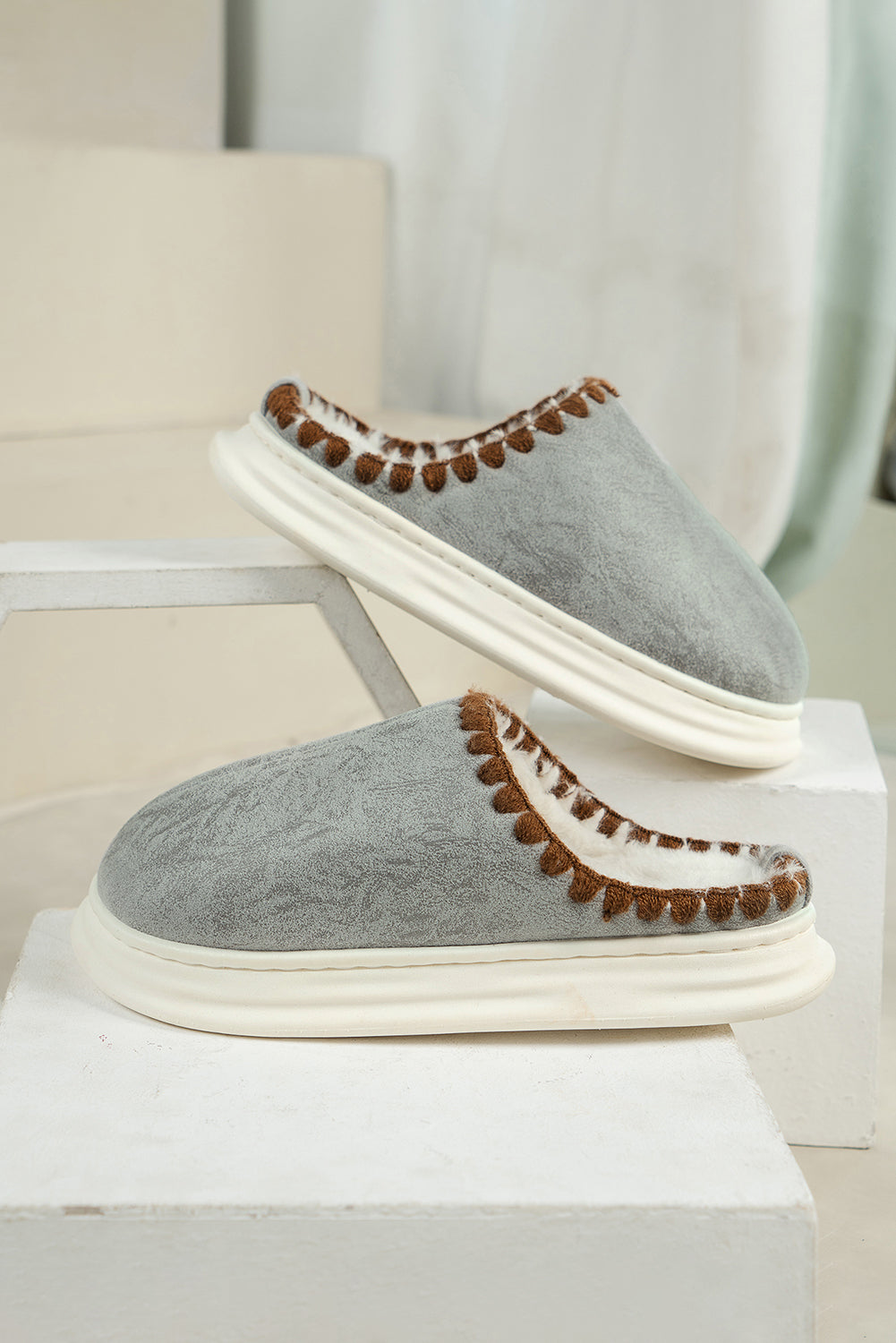 Zapatillas caseras con fayas de peluche de suela gruesa beige