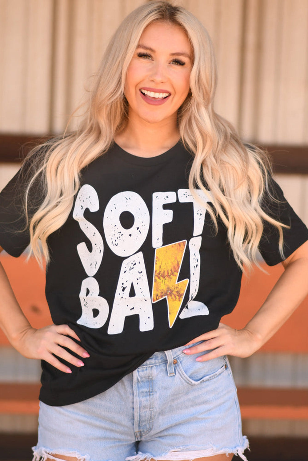 Schwarzes SOFT BALL T-Shirt mit Buchstaben- und Blitz-Grafik