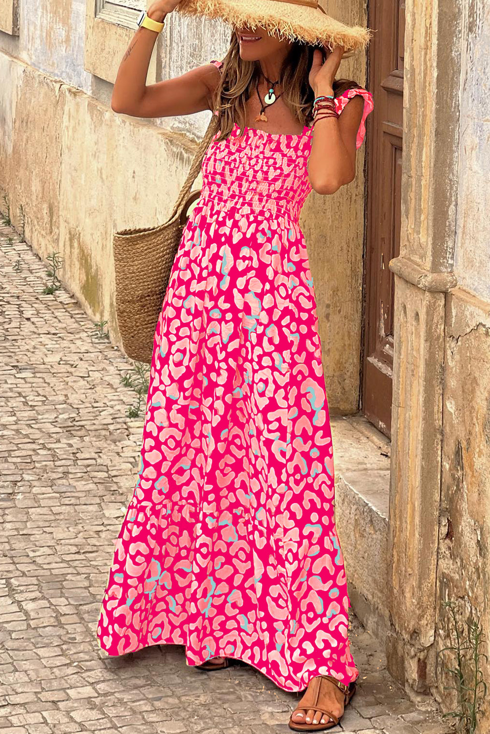 Flirty Pink Maxikleid mit Leopardenmuster, Rüschenträgern und hoher Taille