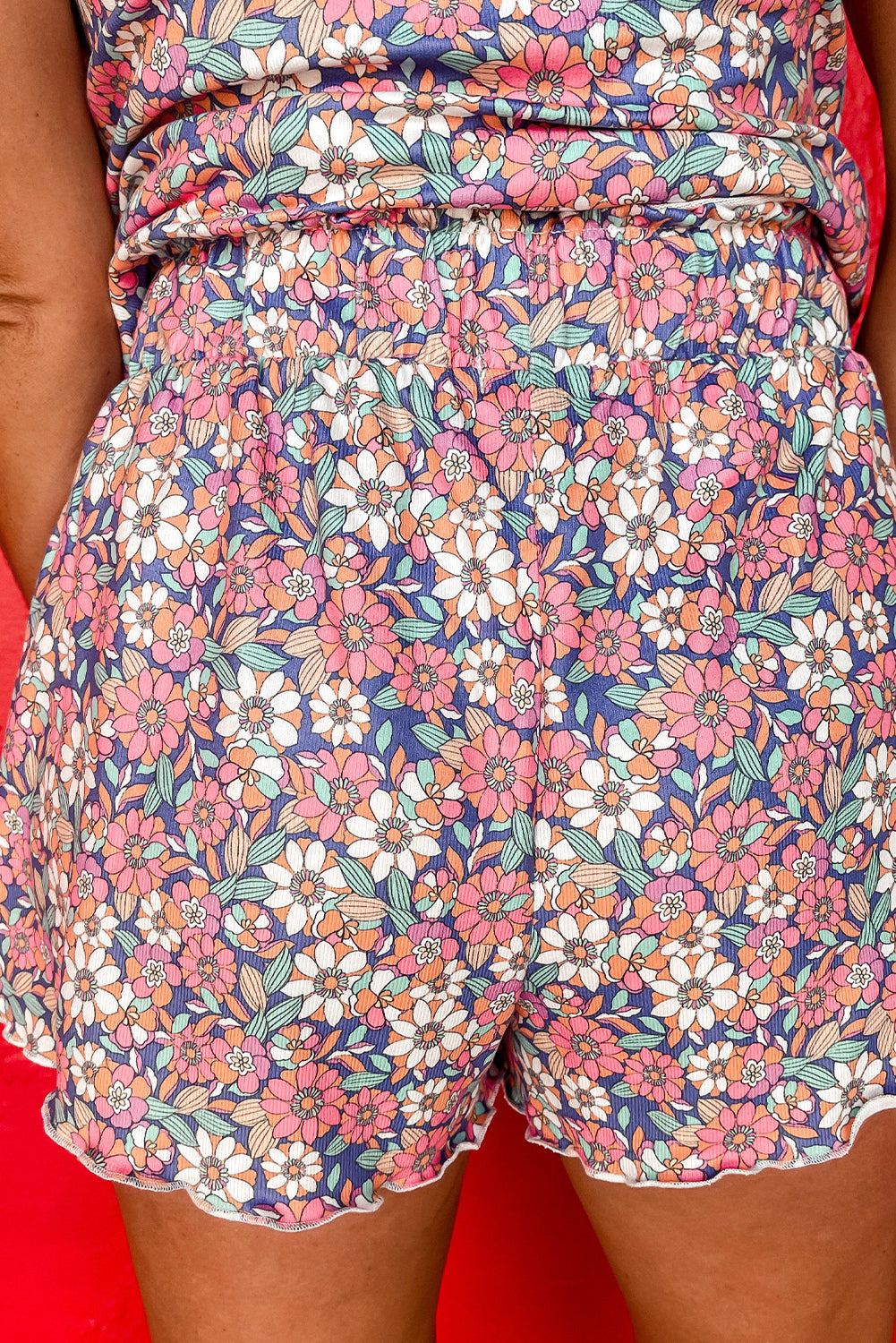 Ensemble aus Camisole und Shorts mit azurblauem Blütenprint