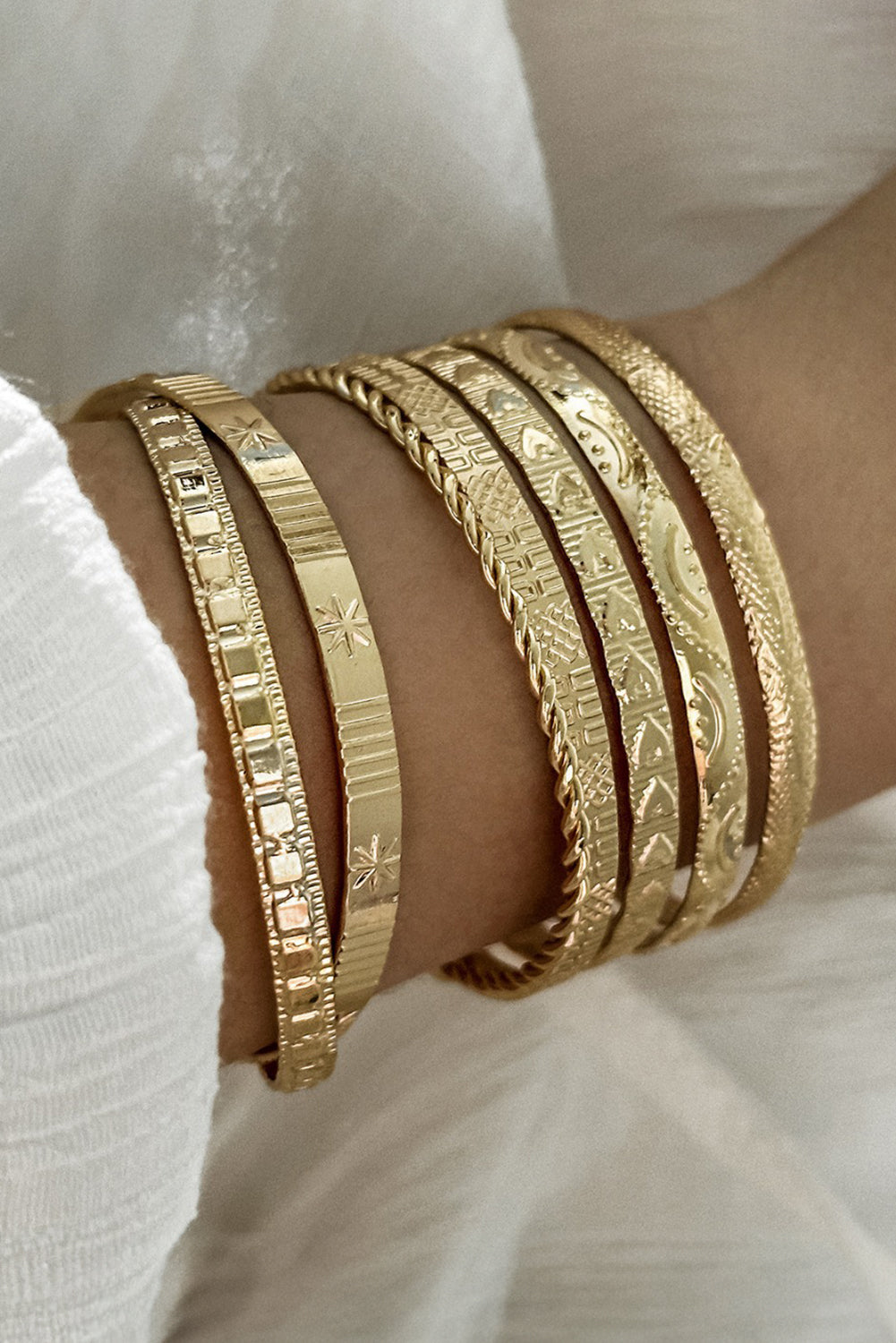 Gold 7pcs Textured Open Alloy Bangle Set for Stylish Elegance