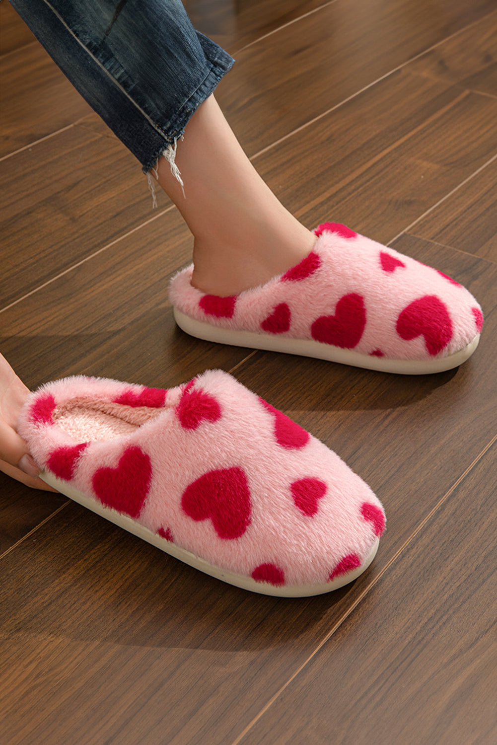 Fiery Red Valentines Heart Modem Hiver Fuzzy Slippers