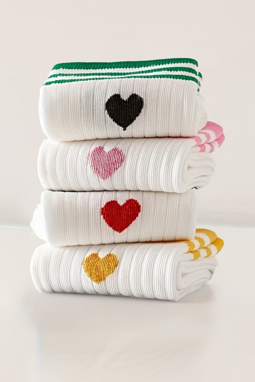 White Heart Striped Cotton Crew Socks 4pcs Set for Comfort