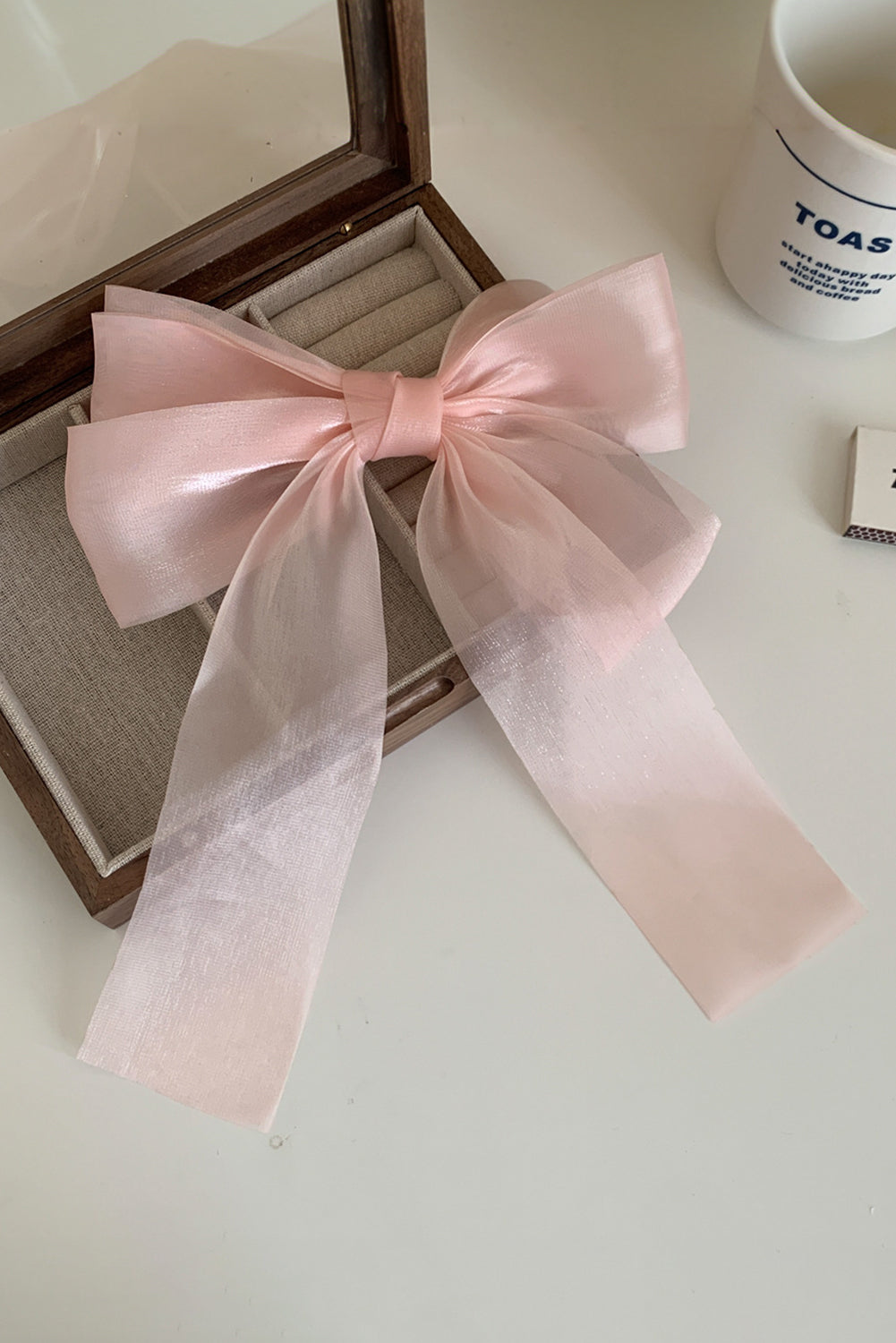 Apricot Pink Butterfly Bowknot Central para un aspecto elegante