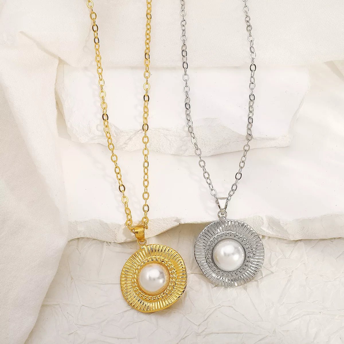 Alloy Pearl Pendant Necklace - MAD RUFFI