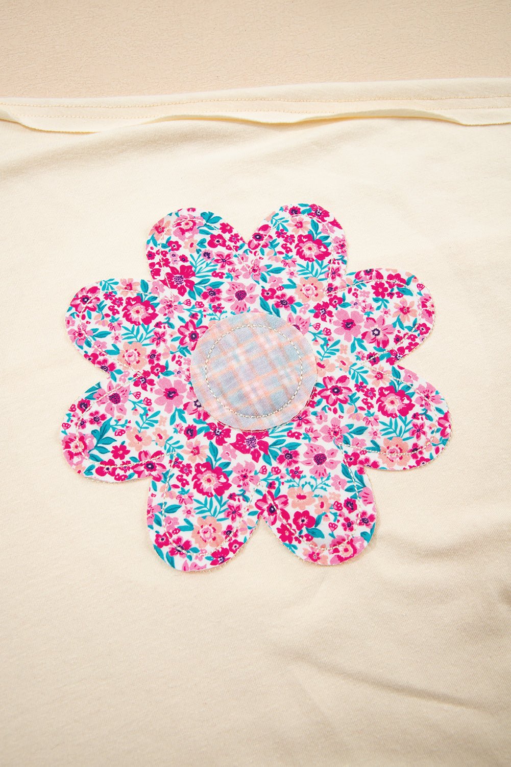 apricot flower patched exposed stitching trim loose tee - MAD RUFFI