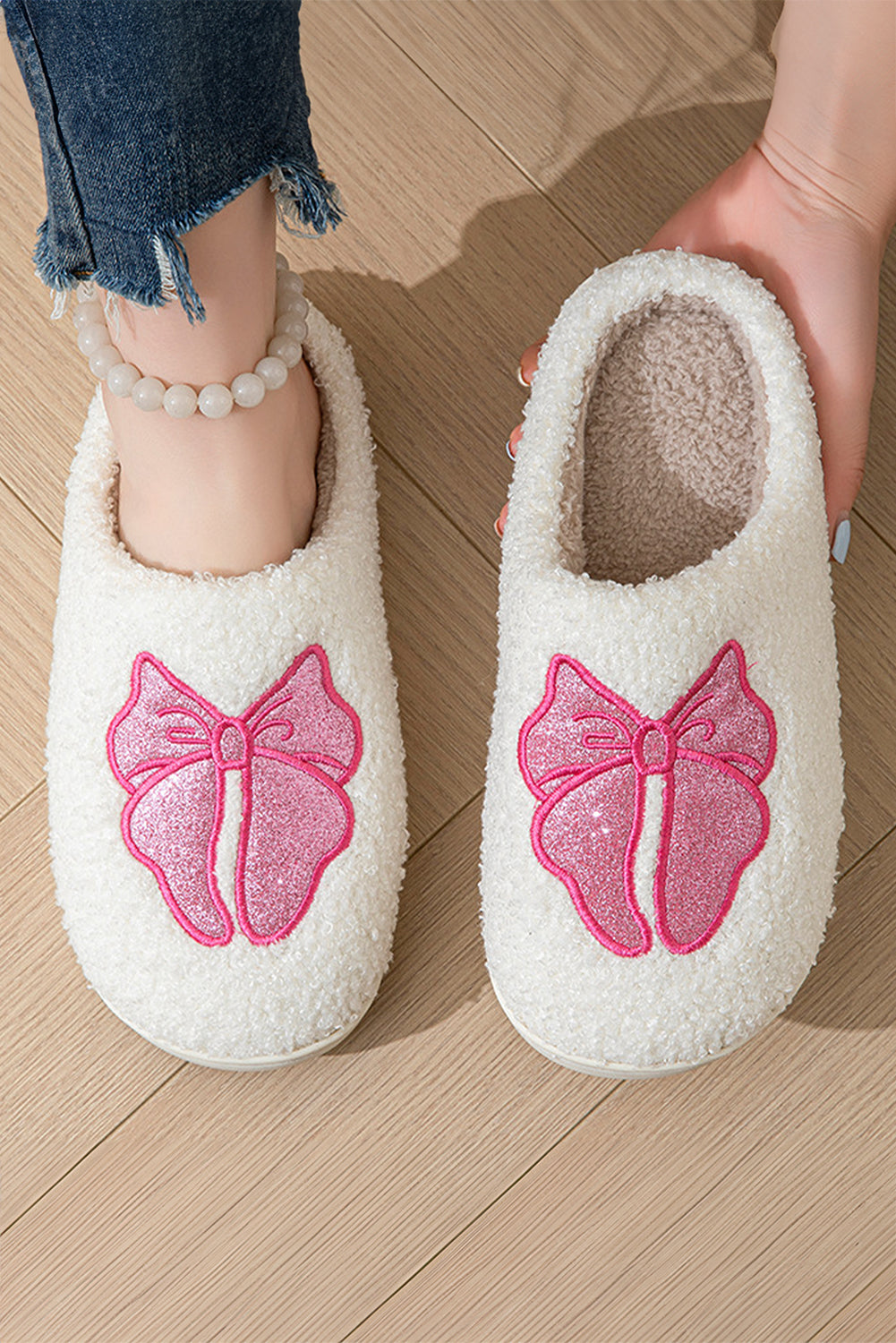 Zapatillas de peluche de patrón de bowknot blanco lindo blanco