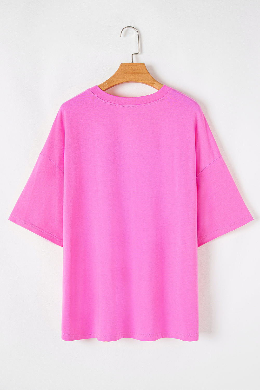 Camiseta de talla grande de tallas impresas de letra de mamá a cuadros de color rosa brillante