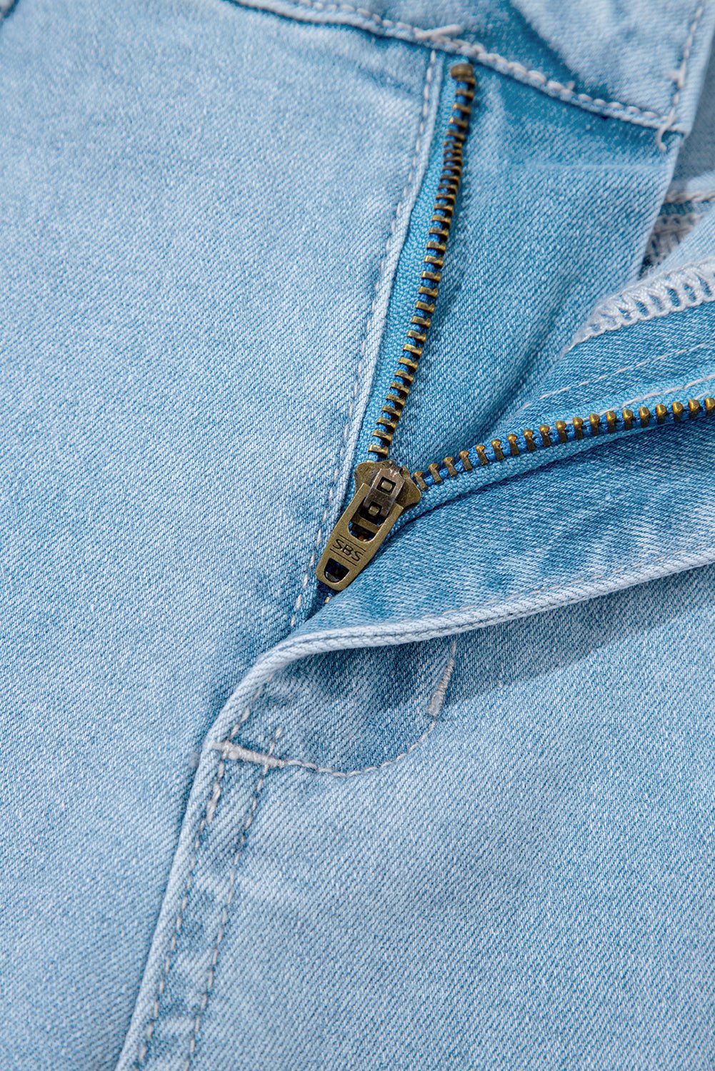 Beau Blue High Rise Relaxed Patch Pocket Jeans - MAD RUFFI