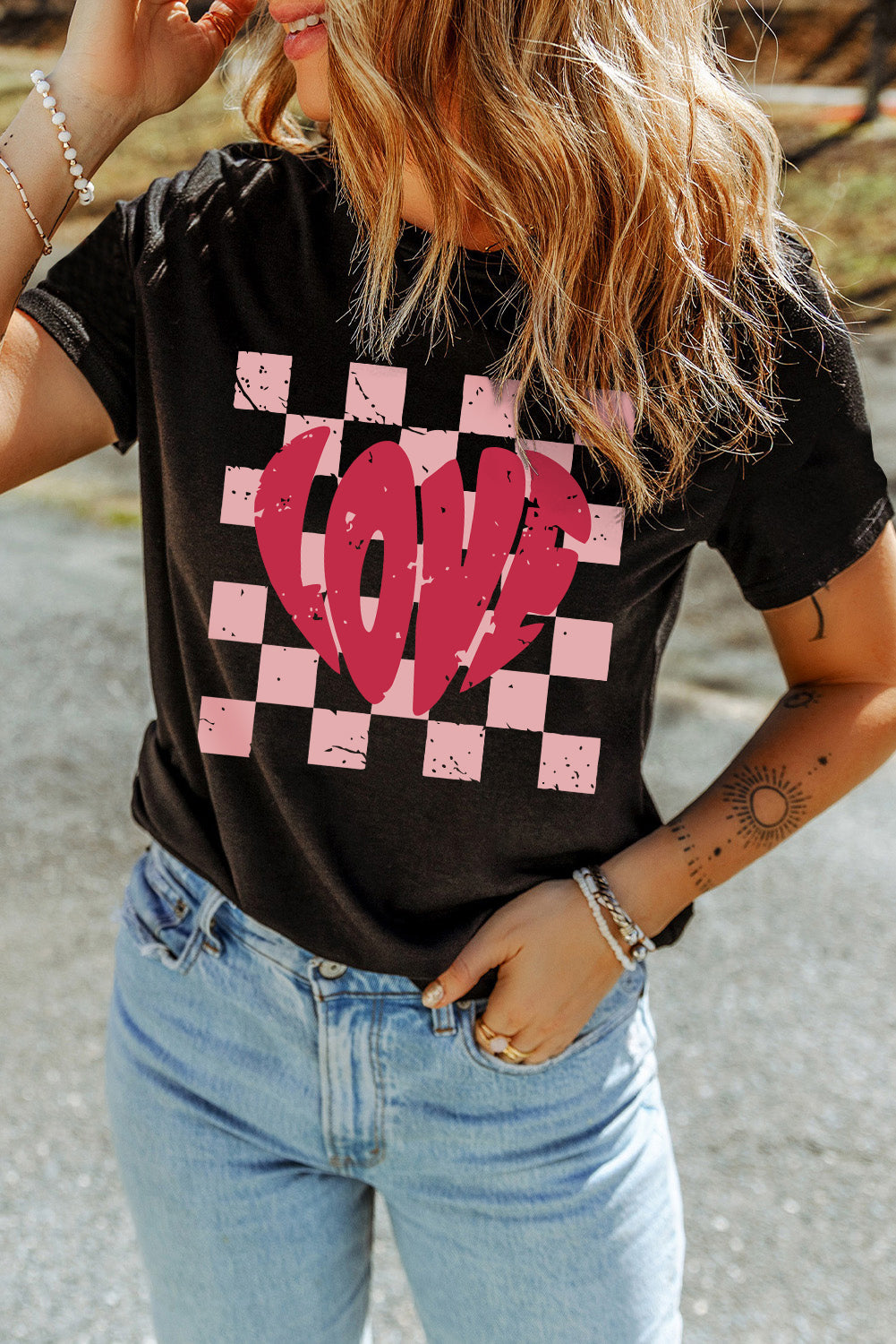 Black Checkered Graphic LOVE Print Crewneck Tee - MAD RUFFI