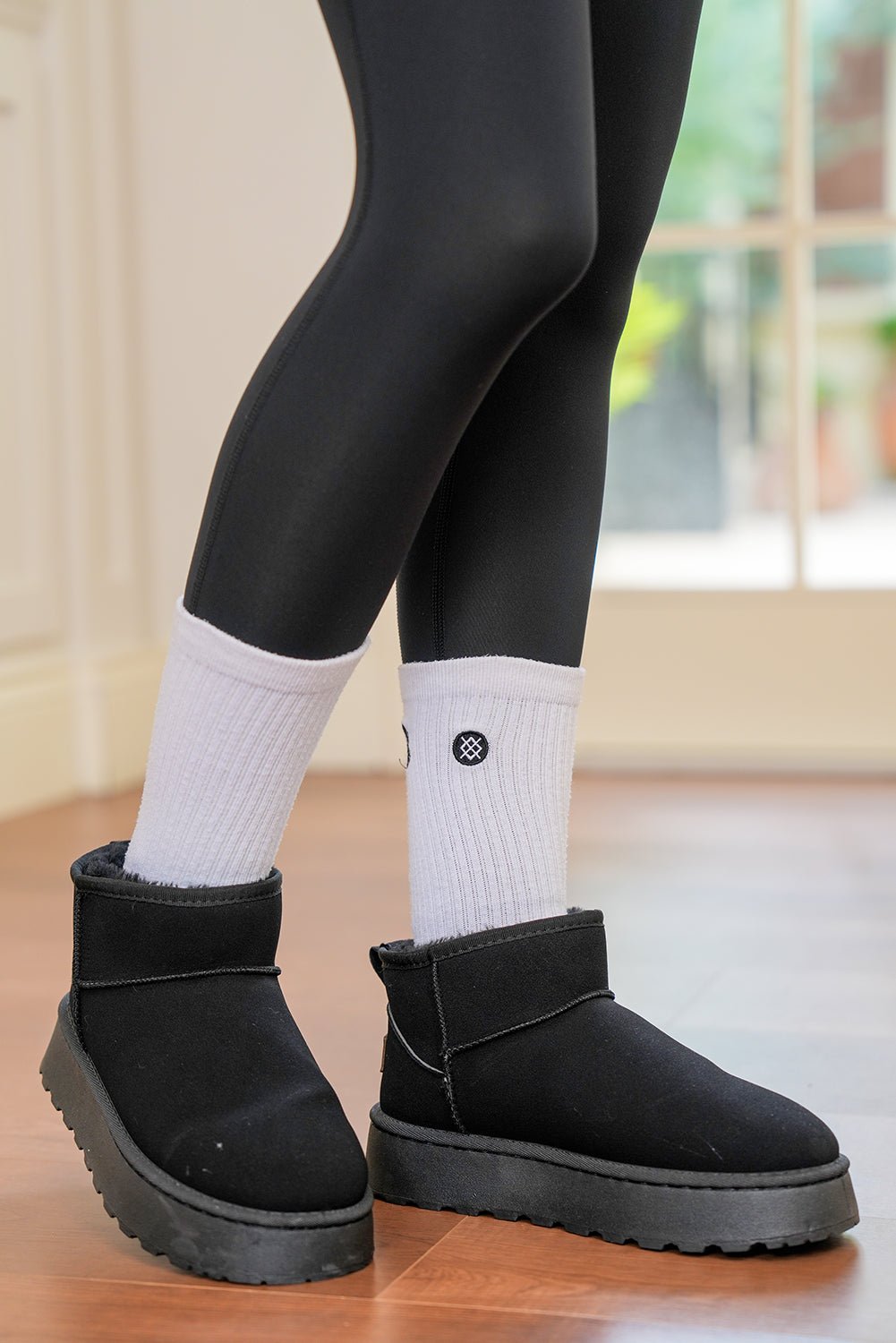 Black Faux Fur Lined Suede Ankle Snow Boots - MAD RUFFI