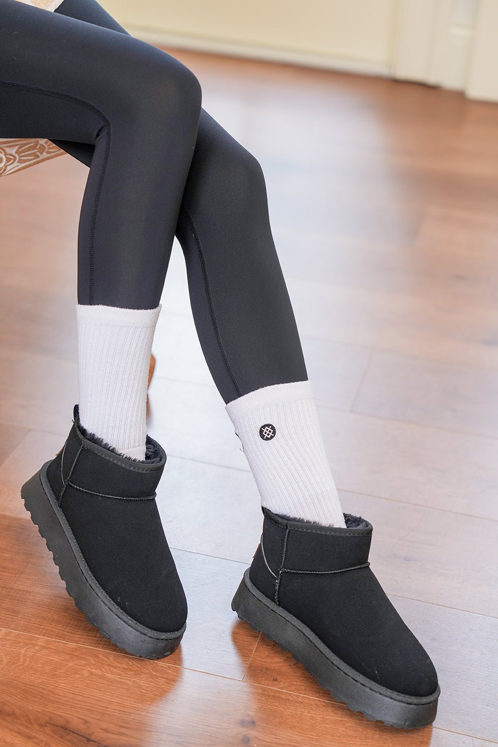 Black Faux Fur Lined Suede Ankle Snow Boots - MAD RUFFI