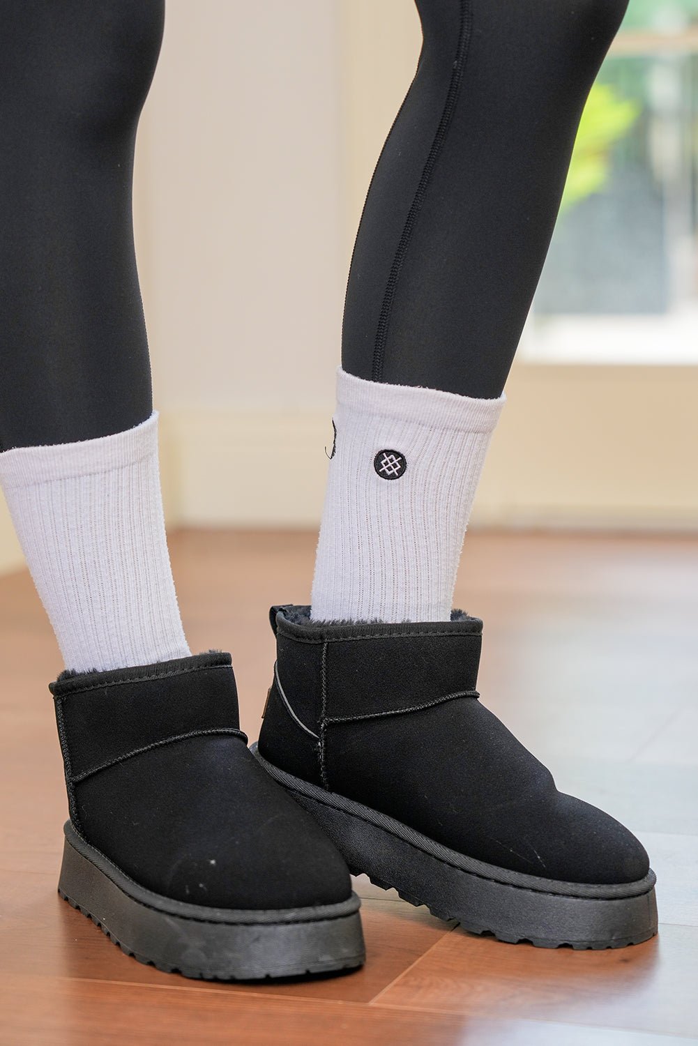 Black Faux Fur Lined Suede Ankle Snow Boots - MAD RUFFI