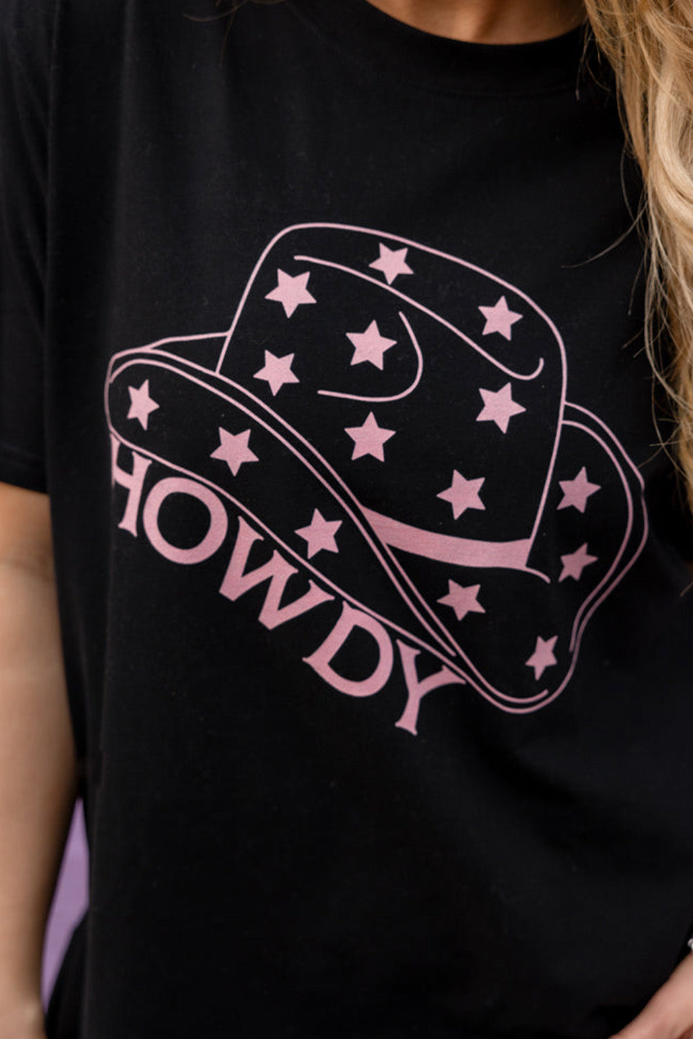 Black Hat Shape & Star HOWDY Graphic T Shirt - MAD RUFFI