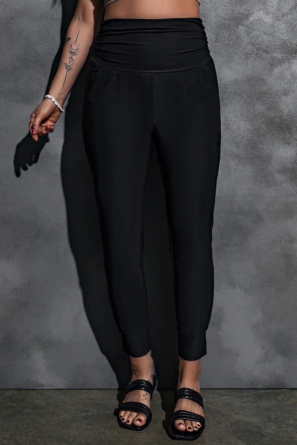 black pleated casual pocket high waisted leggings - MAD RUFFI