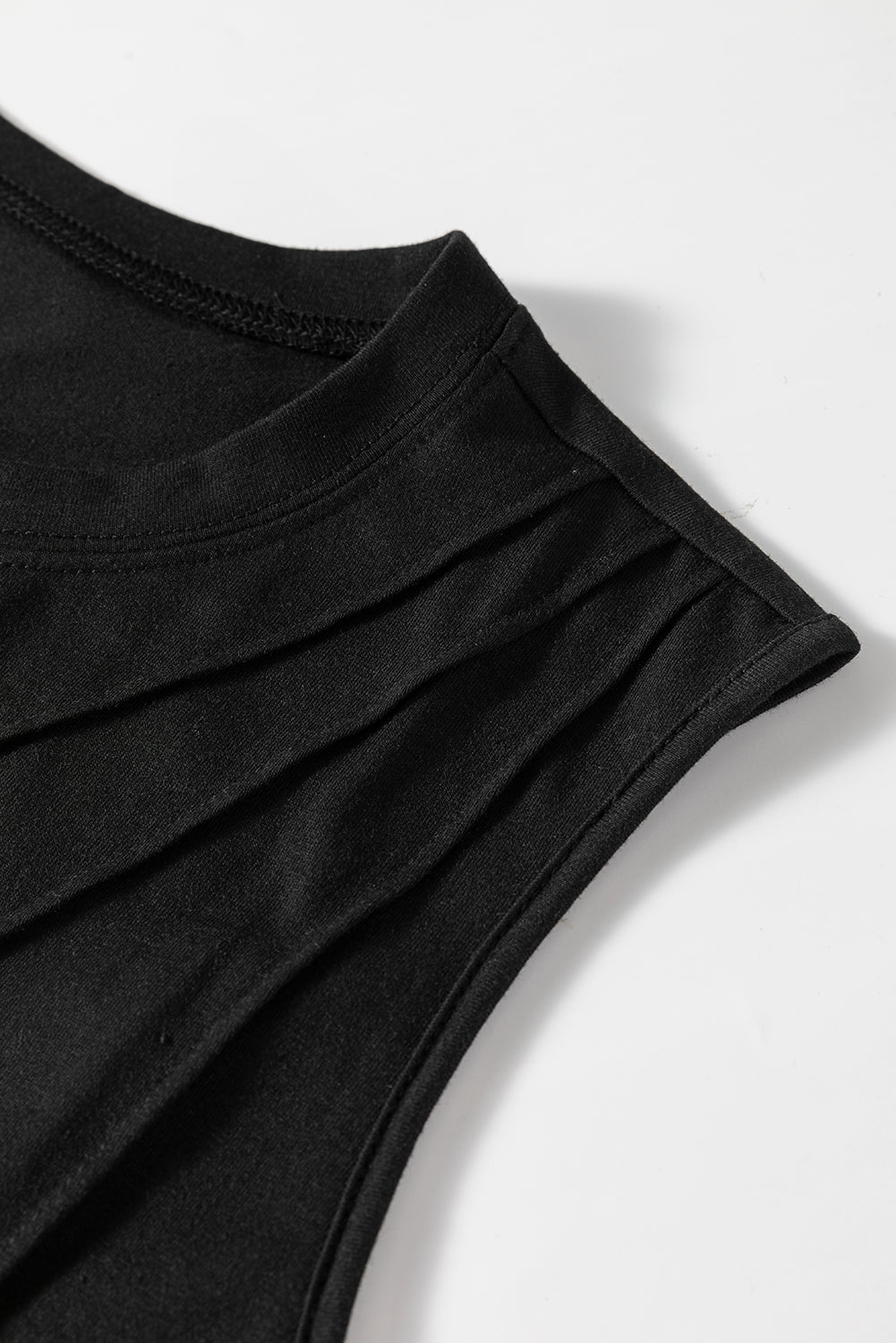 Black Solid Color Crew Neck Pleated Sleeveless Top - MAD RUFFI