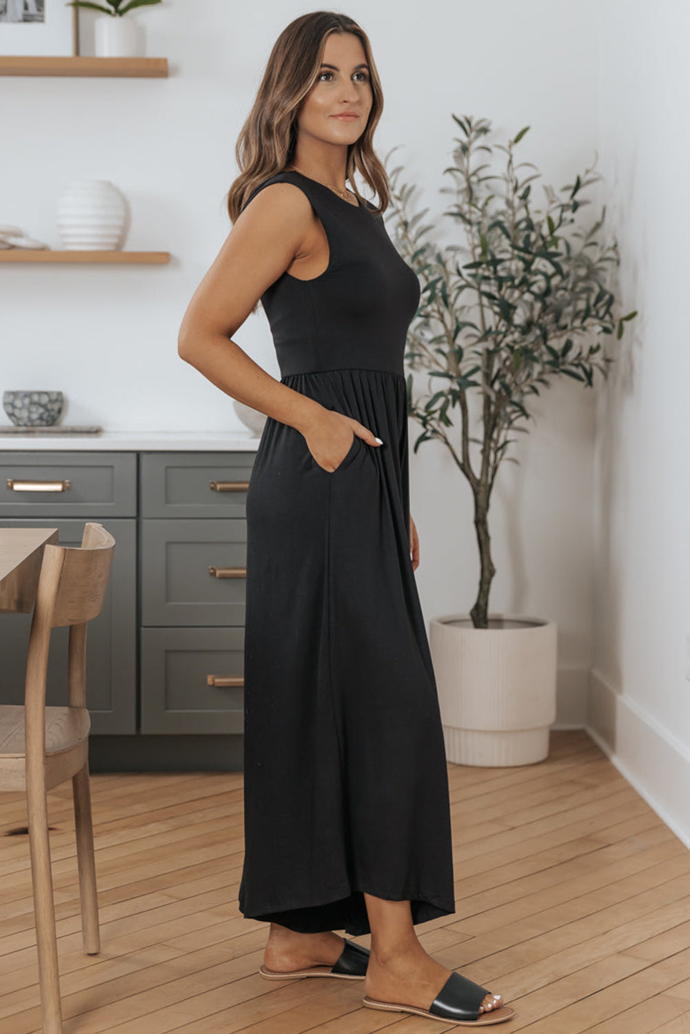 Black Solid Color Open Back Sleeveless Wide Leg Jumpsuit - MAD RUFFI